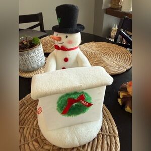 Hallmark 2023 Jingle Pal Sing Along Snowman Plush Piano 20th Annv Wreath